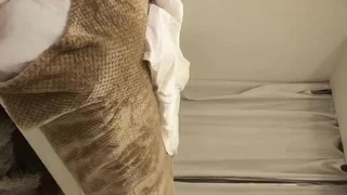 [欧美] 在外用餐看到顺眼的帅哥就勾引回家 边被操还要跳蛋辅助真会玩