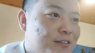 美女跳蛋塞逼逼震动抽插出白浆吟娇喘