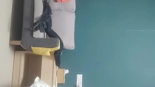 三十多岁少妇，口起来可真卖力