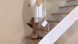 丰满网红演绎特服正妹上门为寂寞男服务