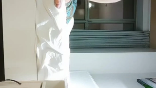 老师色诱好爽脱了衣服广州圈内极品御姐泄密视频