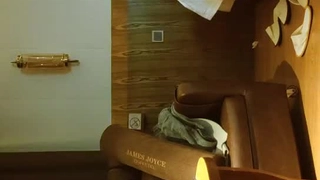 清纯系天花板！颜值眼镜美少女！带嫩闺蜜一起小秀，脱光光揉捏贫乳，翘起屁股多毛嫩穴
