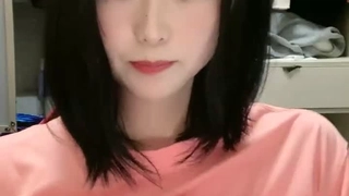 西瓜网站小骚逼考完就来网吧吃鸡吧